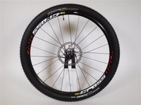Mavic Crossone Laufrad 15x100 Vorderrad 27,5 Zoll schwarz-rot