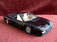 Revell Modellauto Ferrari Testarossa Spider im Maßstab 1:24