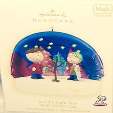 New 2009 Hallmark Ornament Peanuts Gang Just The Right Tree in box With Price