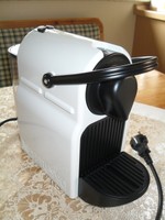 Weisse Nespresso "Inissia" Kaffemaschine Krups (Kapseln), wie neu