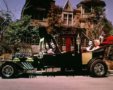 MUNSTERS TV SHOW CAST  8X10 GLOSSY PHOTO