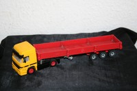 Aus Konvolut Lot Siku LKW MB Actros mit Trailer 3412 Spielzeugauto Modellauto