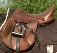 Springsattel: Tiefer Sitz, kurze Auflagefläche, Cognac