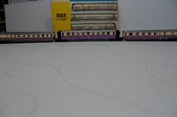 Piko SVT 137 dreiteiliger Schnelltriebwagen elfenbein/violett H0