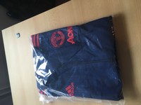 Manchester United Trainingsjacke/Präsentationsjacke , Größe L, 50 % reduziert 