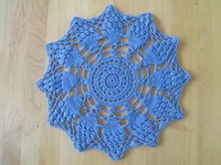 Häkeldeckchen rund blau 