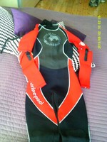 Neoprenanzug von Marinepool, NEU und Original, Schwarz/Rot/Grau