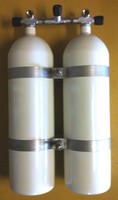 Doppeltauchflaschen 15 Liter 230 Bar abspeerbare Brücke   