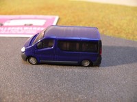 1/87 Rietze Opel Vivaro Bus blau 11290