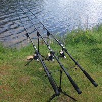 Karpfen Angelset Karpfenset 3 x Karpfenrute  3 Rollen Rod Pod 3 Bissanzeiger 