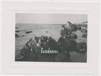 Foto Frankreich Küste Soldat am Meer bei Le Havre  2.WK  (M542)