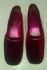 1947-1964 Flat Crushed Red Crushed Velvet Grants Fashion Footwear Vintage Size 6