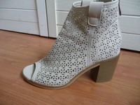 Damen Schuhe Stiefeletten Strech Gr.37-38 Beige-Grau Hautfarbe Standesamt wieNeu