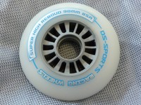 **  1x Inline-Wheel 90mm/85A  - nagelneu -  ...... -ohne Kugellager- ....... **