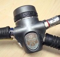 Apeks Tungsten XTX Atemregler mit Oktopus und Finimeter