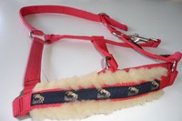 Halfter  von HKM in rot mit grün und Fell  ,Cob, Vollblut