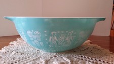 Turquoise Pyrex Amish Butter Print 444 Cinderella bowl