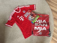 FC Bayern München Heimtrikot 2013/14 + Sportbeutel + Bayern Buch