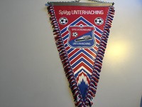 Spvgg Unterhaching XL Wimpel  BRD Versandkostenfrei ca 40x27  cm Metallkette