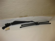 01-05 Lexus Is300 Oem Left and Right side windshield wiper arms with blades x2