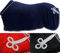 HKM Abschwitzdecke Fleece mit Kragen Paradedecke Showdecke dunkelblau schwarz ro