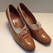 Saks Fifth Avenue Vintage Spectator Pumps Made in Spain Heels 8 1/2 Aaa Women's