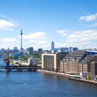 4 Tage Berlin Städtereise im 4* Holiday Inn Hotel Gutschein Kurz Urlaub Wellness