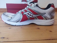 NIE GETRAGEN: Laufschuhe "Saucony Fastwitch 2" abzugeben