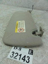 04 Pacifica Right Passenger Side Front Sun Visor Flap Shade Sunvisor Illuminated