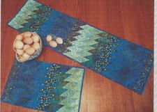 Bargello Breeze placemat & table topper quilt pattern by Cut Loose Press