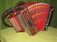 Original Steirische Handharmonika von der Firma R. NOVAK, diatonisch mit Riemen