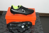 Nike Tiempo Rio Fußball Stollenschuh Schwarz Gelb Größe UK 7, US 8, EU 41 Neu