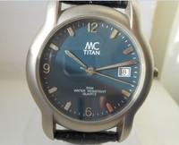 MC TITANIUM UNISEXUHR TITAN DATUM MARKE DESIGN SEHR LEICHT SUPER ZUSTAND QUARTZ