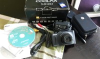 Nikon COOLPIX S8100 12,1 MP Digitalkamera - Schwarz
