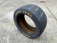 RENNREIFEN REIFEN SLICK COUCHTISCH FERNSEHTISCH 27.0x11.0-18 TISCH BAR TRESEN