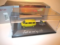 VW T4 Bus + Anhänger + BMW Motorrad ME AND MY BIKE, Herpa #181846 1:87 H0 boxed!
