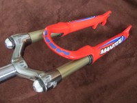 Federgabel  "Manitou" "Mars"  Disc  rot   für 26"   1350 Gramm   Top Zustand !!!