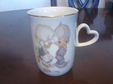 1980 Jonathon & David Enesco Precious Moments "Sew in Love" Porcelain Mug