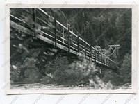 Foto, Wehrmacht, Streife auf einer Hängebrücke über die Orkla, Norwegen, 0639