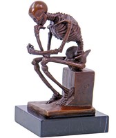 BRONZE SKELETT SENSEMANN FIGUR als DENKER KNOCHENMANN GERIPPE SKELETON SCULPTURE