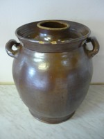 Großer alter Steintopf, Steinguttopf, Gurkentopf, braun glasiert, 13 Liter