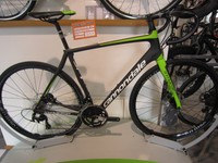 Cannondale Synapse Carbon Disc 105 blk 56cm Rennrad Shimano 105