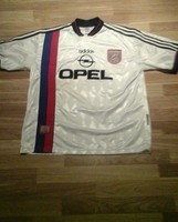 BAYERN-MUNCHEN- TOP ZUSTAND-TRIKOT-GROssE-XL-SPIELER-STRUNZ-8 (neuwertig)