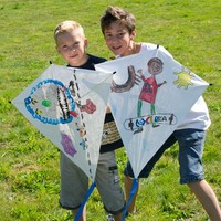 Drachen-Bastelset Fixi M mit Schnur, Griff und Drachenschwanz, Größe: 61x65cm