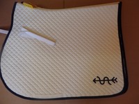 Kavalkade Schabracke, Ministepp,creme, VS,Einfaß blau,Stick Brandenburg blau