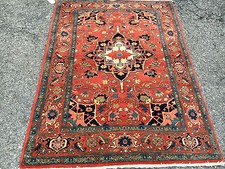 A Beautiful Hand Woven Persian Serapi Rug 4x6 Ft