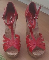 Schöne Sandaletten von Mizia Paris Gr. 38 leuchtendes Rot