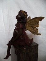 Bronzestatue / Elfe auf Marmorsockel