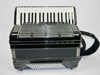Akkordeon , Hohner , Morino IV 96 , plus MIDI 