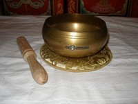 Tibet Klangschale matt ca. 600gr.mit Kissen und Klöppel